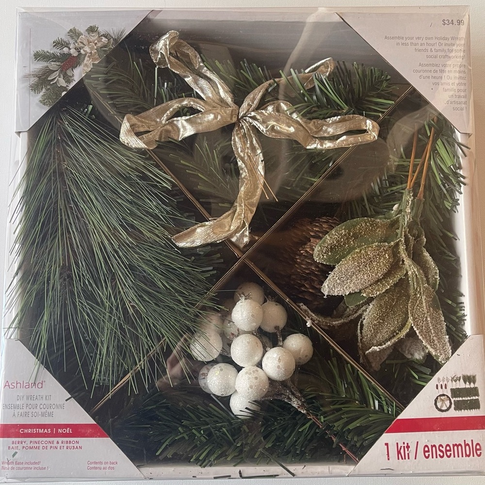 Ashland Green and Silver Holiday Wreath Kit